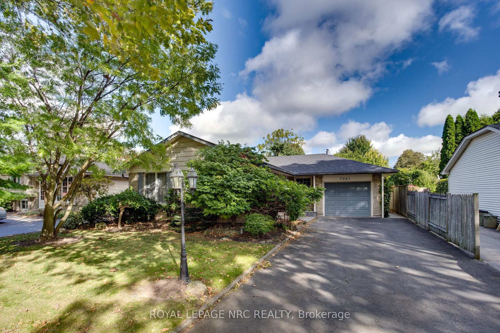 Detached House for sale at 7061 Dolphin Street, Niagara Falls, Morrison, L2E 6Y3 - MLS: X12138983