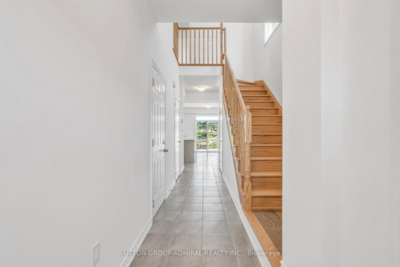 32 Hillcroft Way, Kawartha Lakes, K0M 1A0 | Image 3