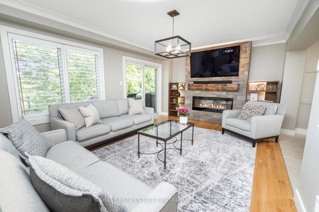 21 - 1035 Victoria Road