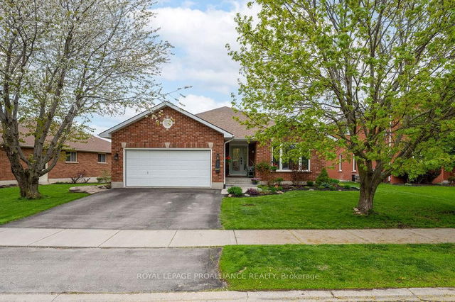 38 Oak Ridge Boulevard