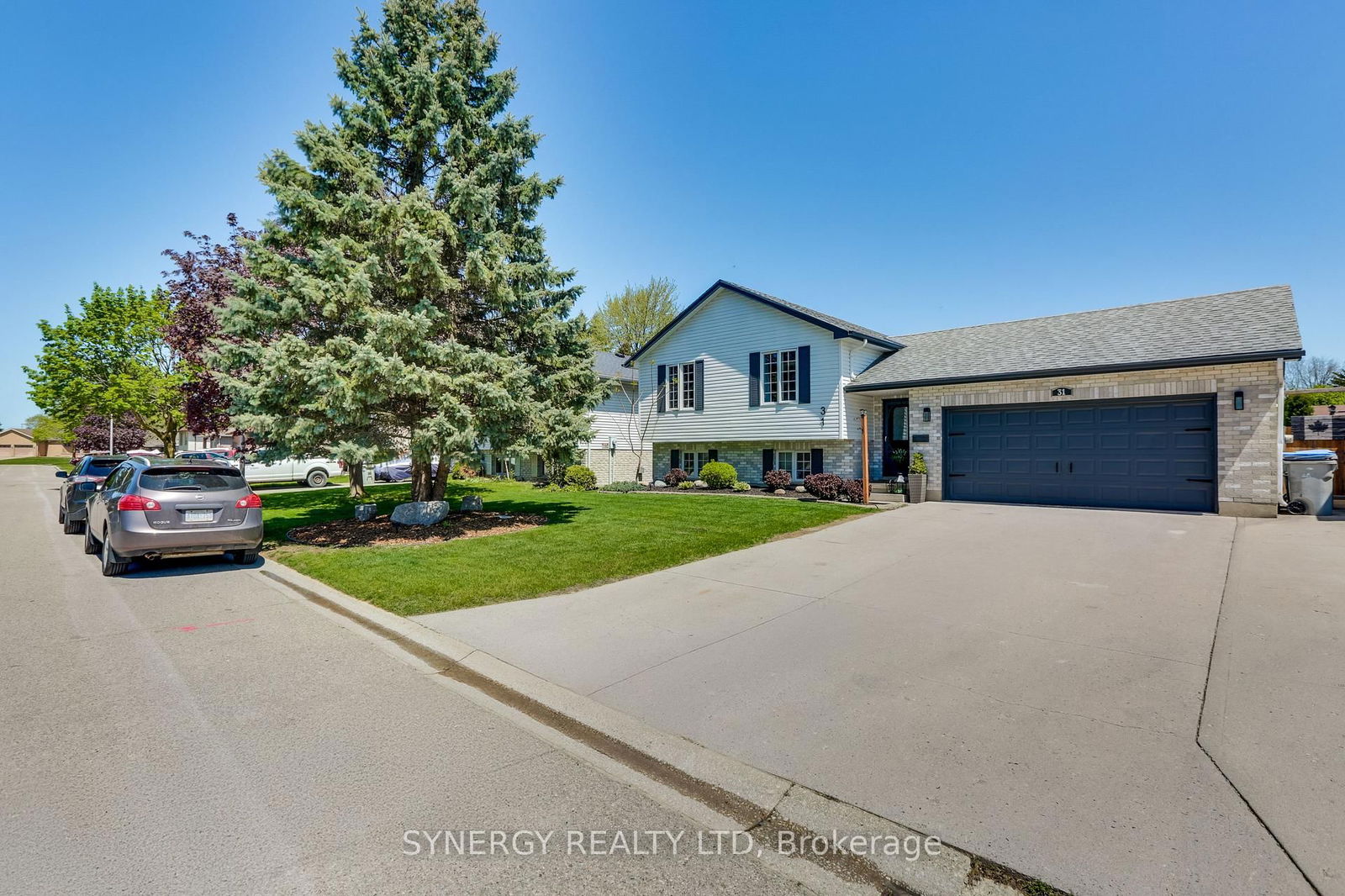 Detached House for sale at 31 La Mantia Avenue, Strathroy-Caradoc, SW, N7G 3Z5 - MLS: X12139507