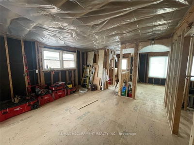 94 SEVENTH Ave, Brantford -  image-0-1