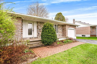 31 Front Rd, Champlain - L'Orignal image-0-2