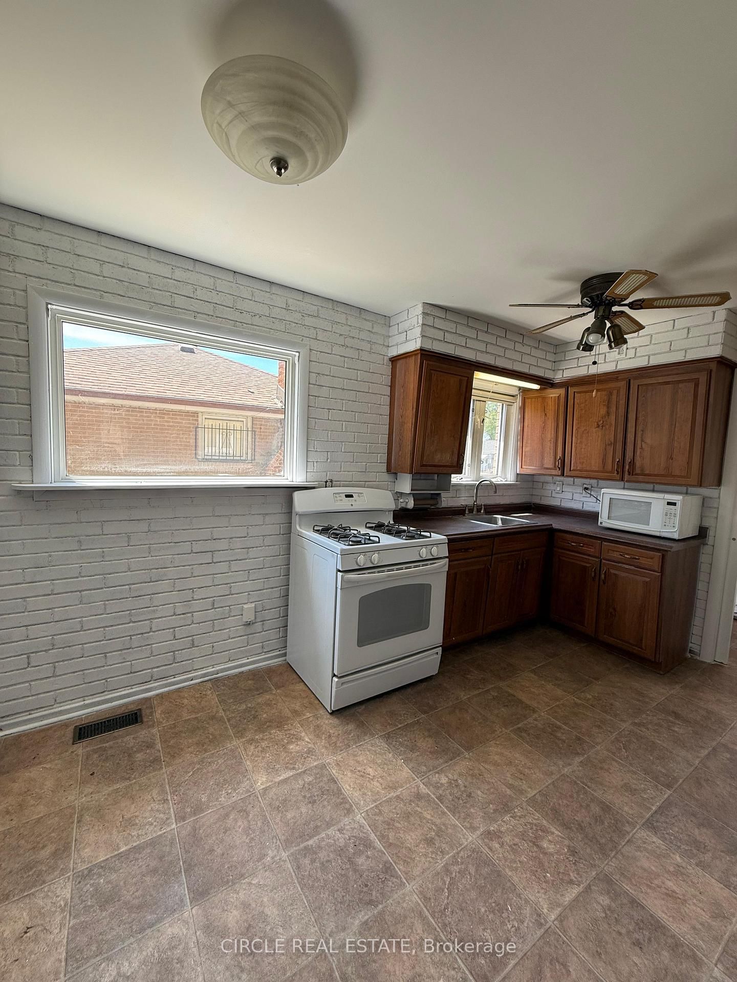 Detached House for sale at 1345 Marlborough Boulevard, Windsor, N9C 1Y8 - MLS: X12140248