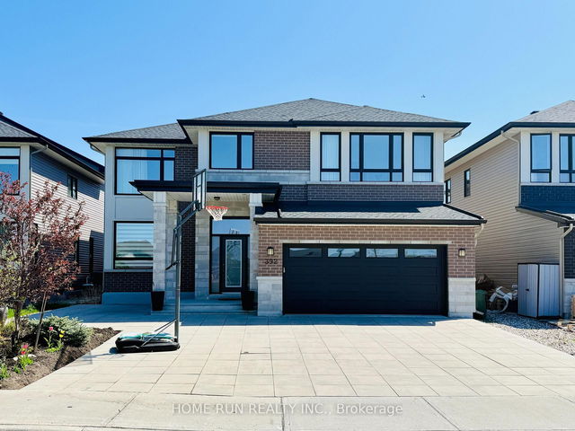 392 Serenade Crescent