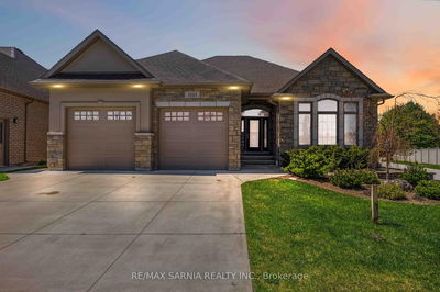1101 Mike Weir Dr, Sarnia - Sarnia