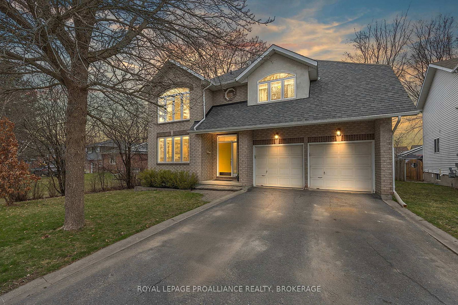 Detached House for sale at 64 Dalgleish Avenue, Kingston, Kingston East (Incl Barret Crt), K7K 7E1 - MLS: X12140921