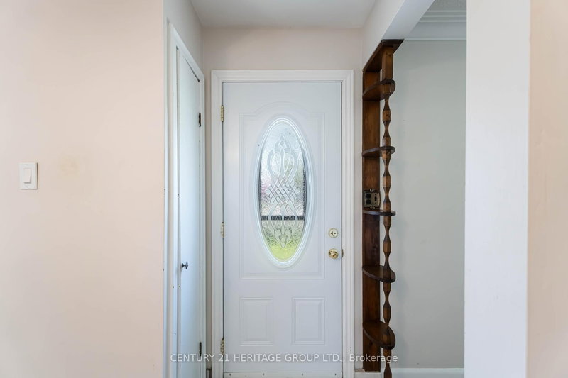 5905 Valley Way, Niagara Falls, L2E 1X9 | Image 2