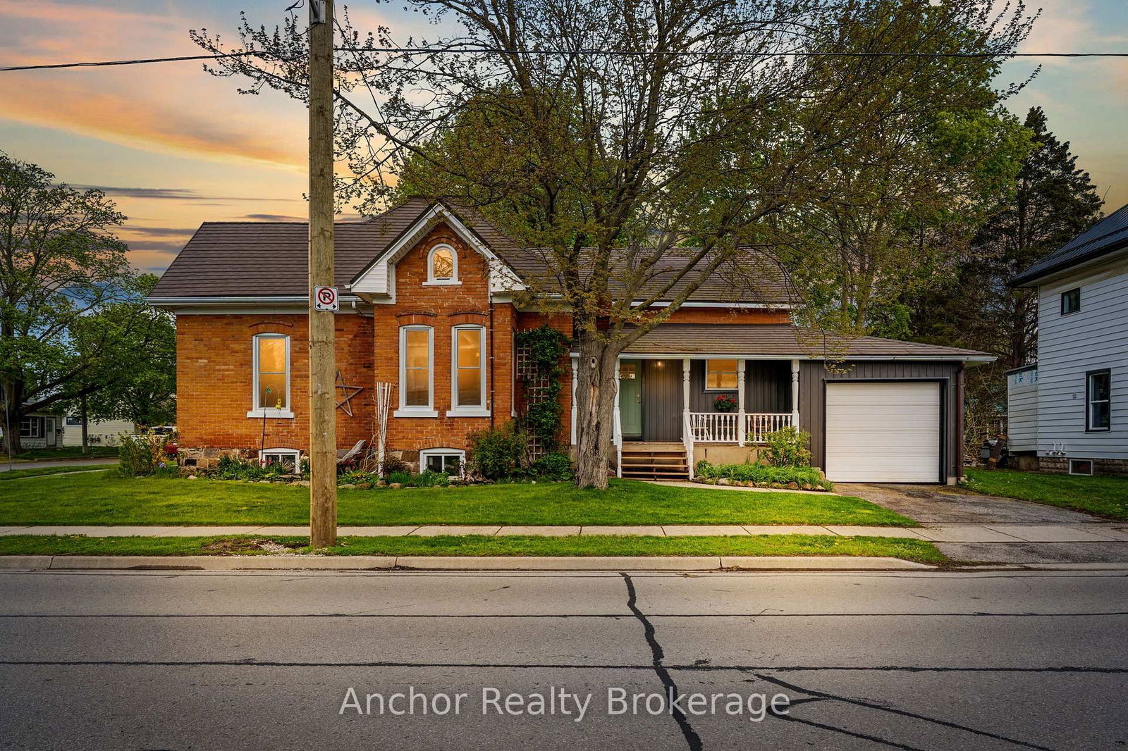 Detached House for sale at 147 Talbot Street, Norfolk, Simcoe, N3Y 2Z5 - MLS: X12141014
