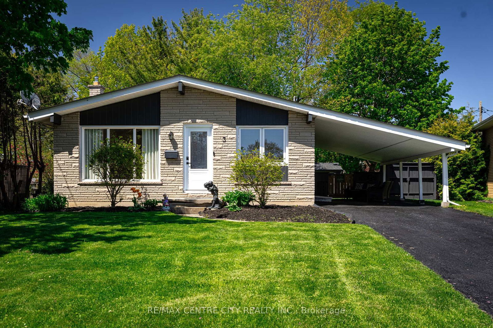 Detached House for sale at 3 Ashton Place, St. Thomas, St. Thomas, N5R 4R1 - MLS: X12141037