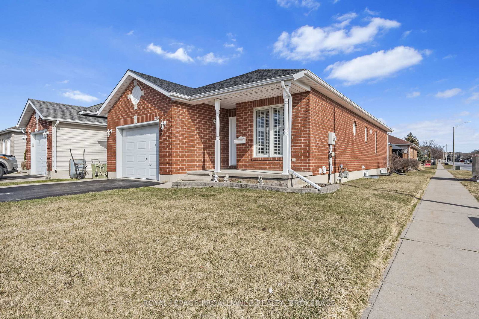 Detached House for sale at 353 Emerald Street, Kingston, City Northwest, K7P 3E1 - MLS: X12141062