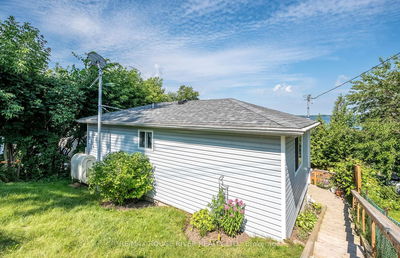 5454 LAKESHORE Dr, Hamilton Township - Rural Hamilton image-0-1