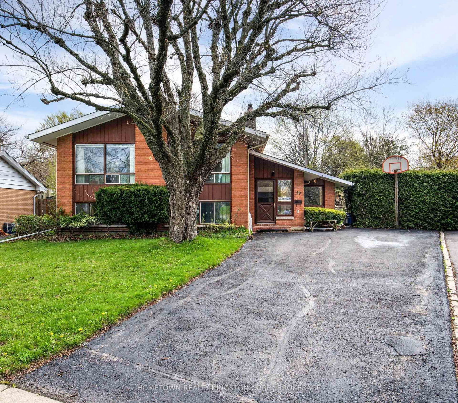 Detached House for sale at 59 Holland Crescent, Kingston, Central City West, K7M 2V7 - MLS: X12141275