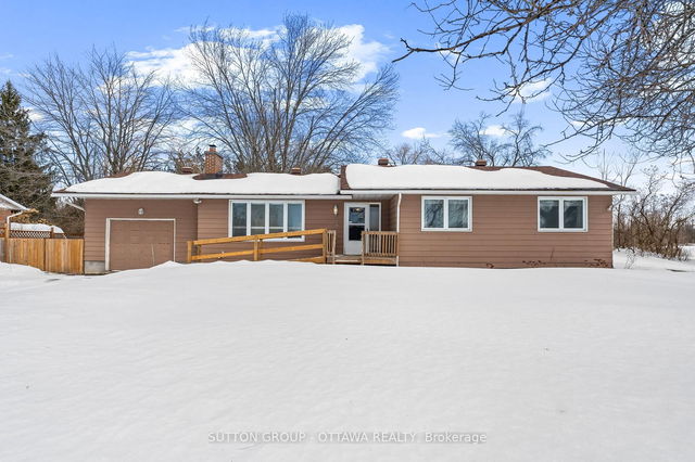 6489 Rideau Valley Drive