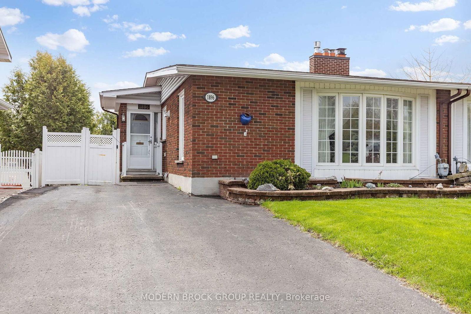 Townhouse sold at 1896 Elmridge Drive, Ottawa, Beacon Hill South, K1J 6R7 - MLS: X12141309