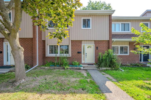 18 - 121 University Avenue