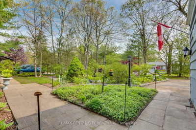 10161 Andrea St, Lambton Shores - Port Franks image-0-3