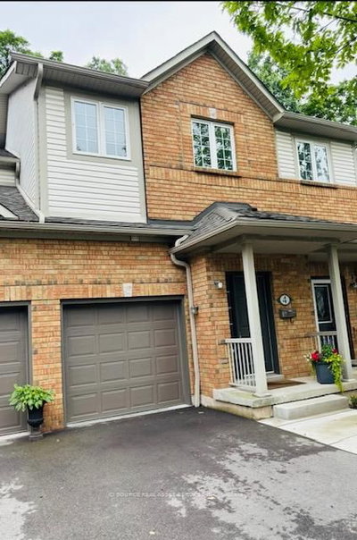 Townhouse sold at 4-120 Beddoe Drive, Hamilton, Ontario, L8P 4Z4 - Chedoke Park - MLS: X12141639