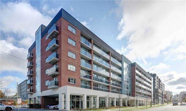 405 - 308 Lester Street