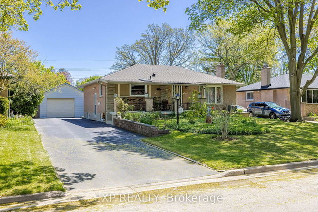 605 Ridgewood Crescent