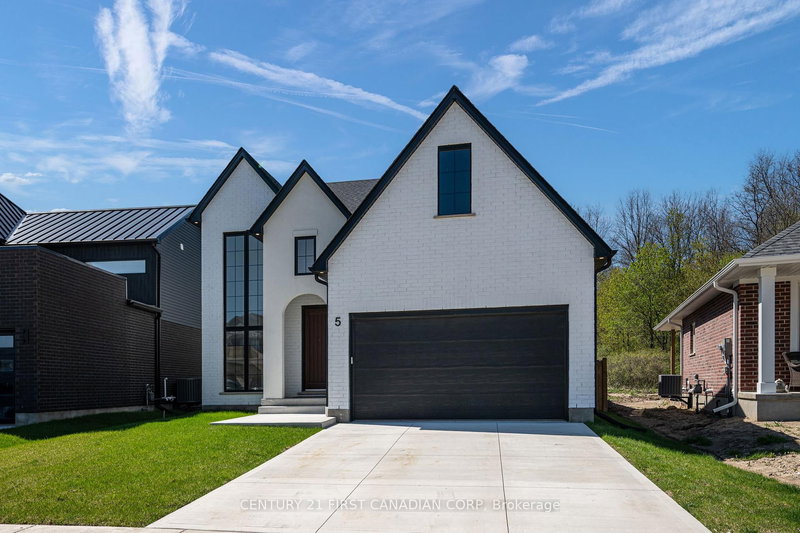 5 Hartland Circ, St. Thomas, N5R 6J8 | Image 2