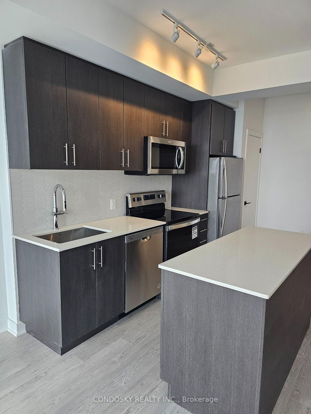 1012 - 2782 Barton Street