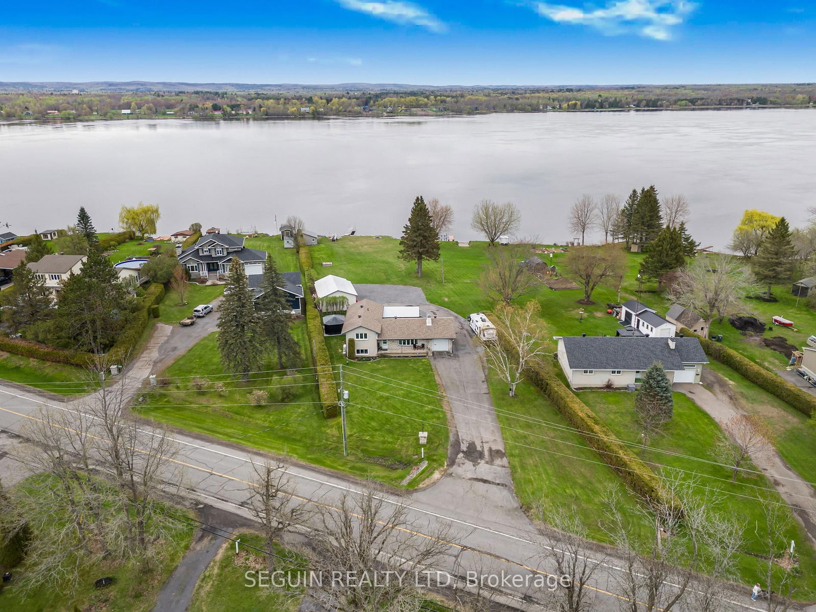 Detached House for sale at 3595 Front Road, East Hawkesbury, East Hawkesbury Twp, K6A 2W5 - MLS: X12142110