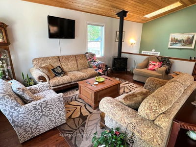 4501 Elephant Lake Rd, Dysart et al - Harcourt image-0-4