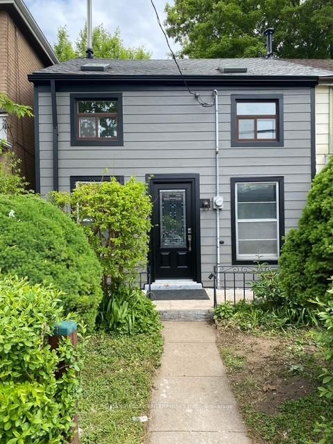 396 Macnab Street