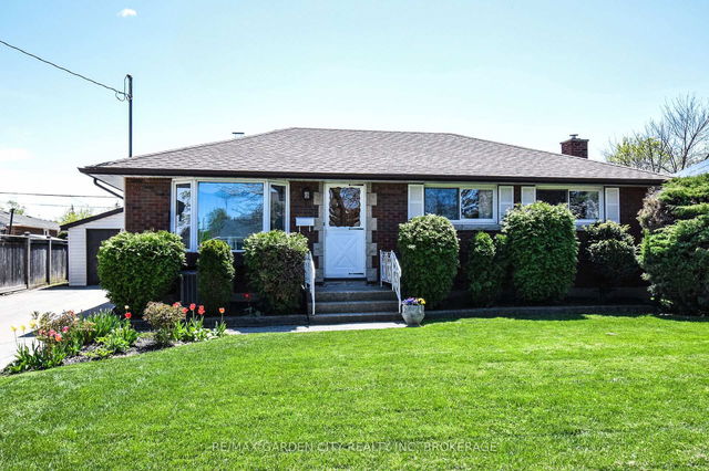 18 Ridgeview Avenue