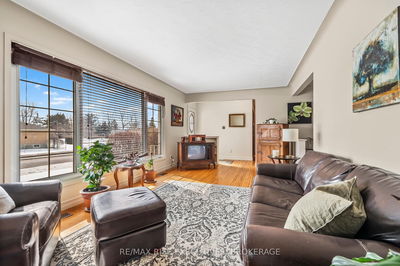 50 Briscoe St, Loyalist - Amherstview image-0-4