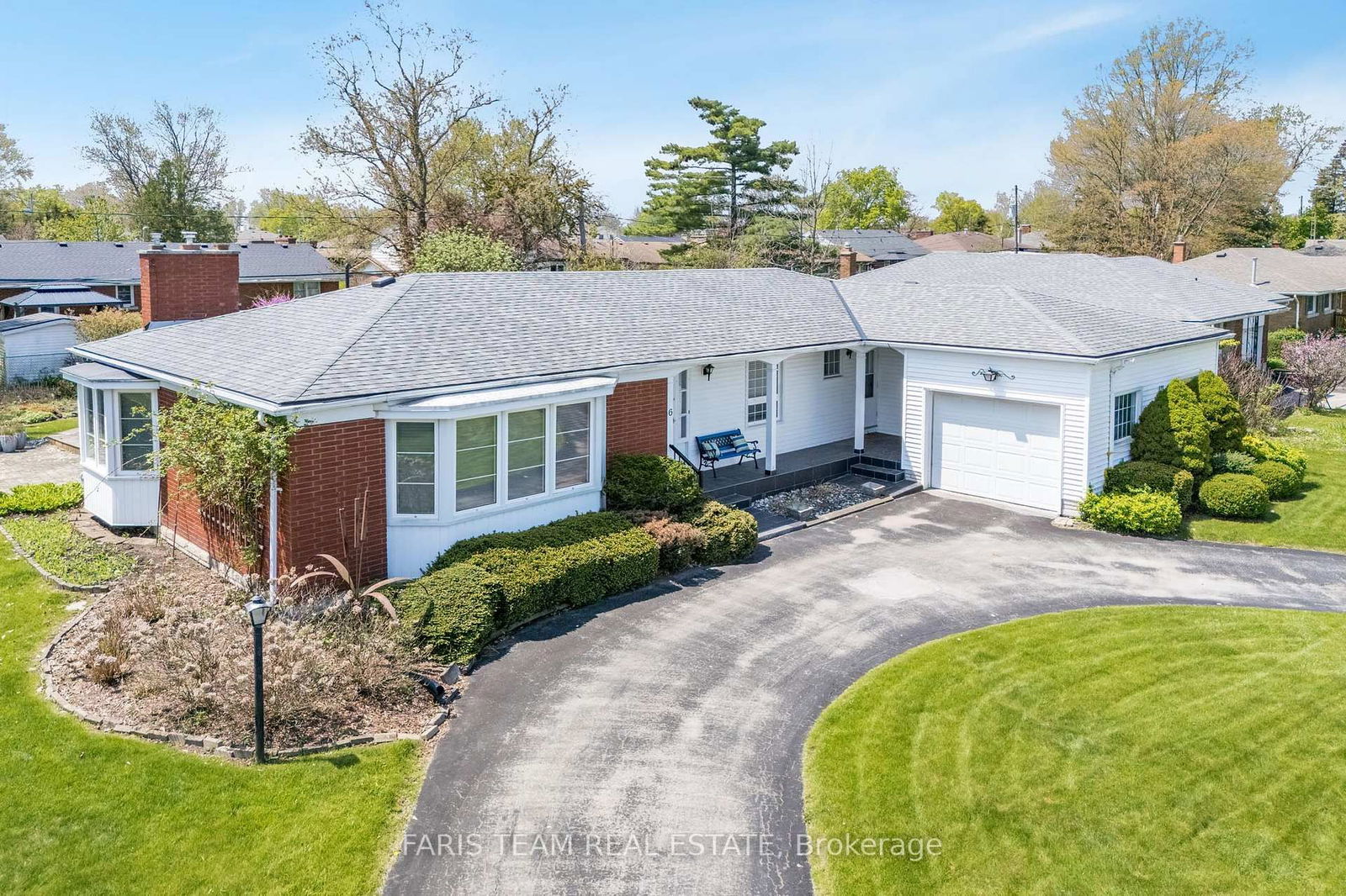 Detached House for sale at 6 Glendale Drive, Welland, Prince Charles, L3C 4Y6 - MLS: X12142553