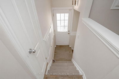 206 Green Rd, Hamilton - Stoney Creek image-0-4