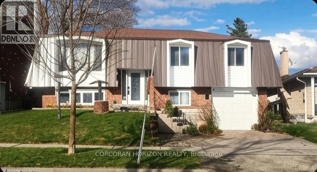 Detached House for sale at 320 Country Hill Drive, Kitchener, N2E 2C2 - MLS: X12142704