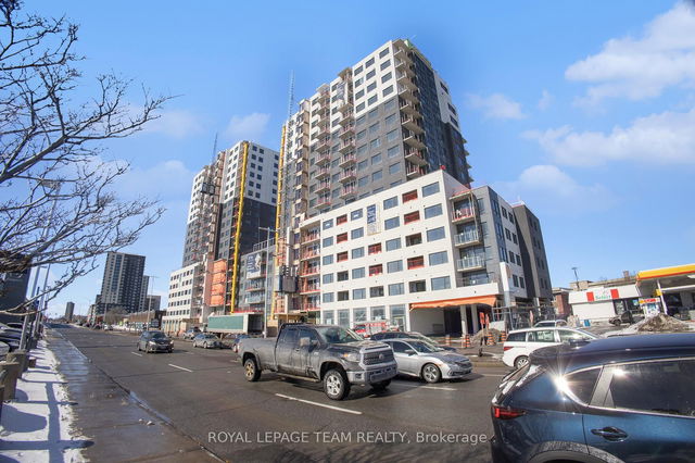 B209 - 1655 Carling Avenue