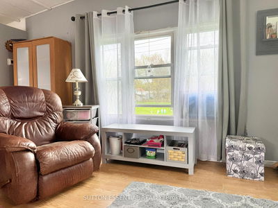 Unit 2 — 2-72 Main St. West St, Elizabethtown-Kitley - Elizabethtown Kitley (Old Kitley) Twp image-0-4