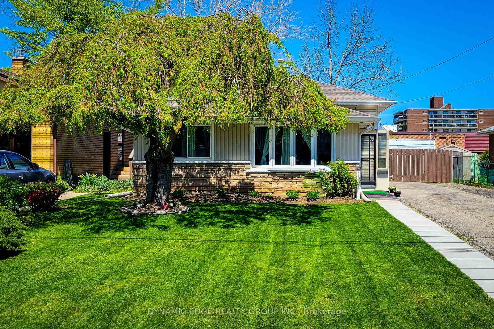 Detached House for sale at 100 Mountain Avenue, Hamilton, Ontario, L8G 3P7 - Stoney Creek - MLS: X12142763