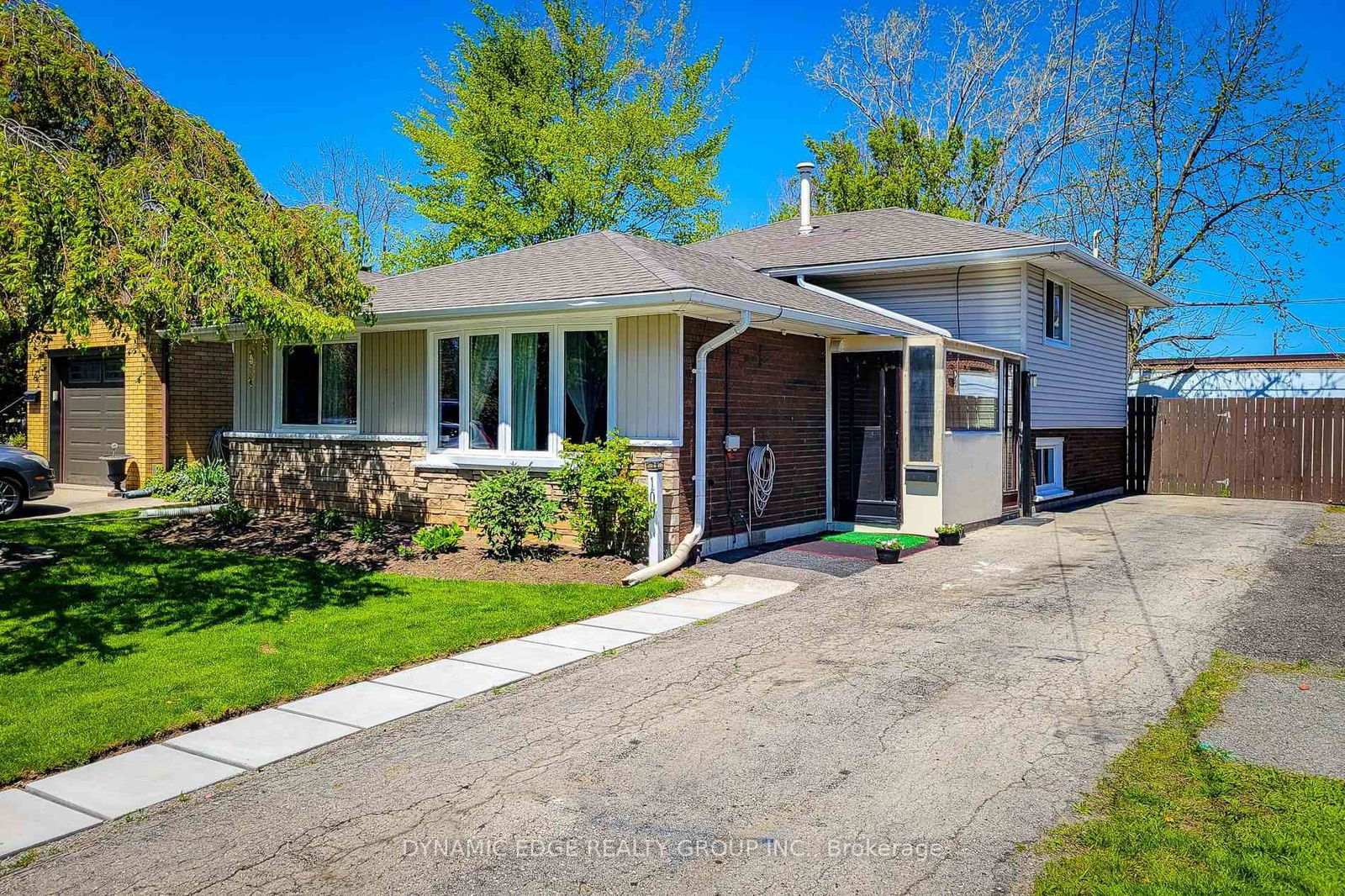 Detached House for sale at 100 Mountain Avenue, Hamilton, Ontario, L8G 3P7 - Stoney Creek - MLS: X12142763