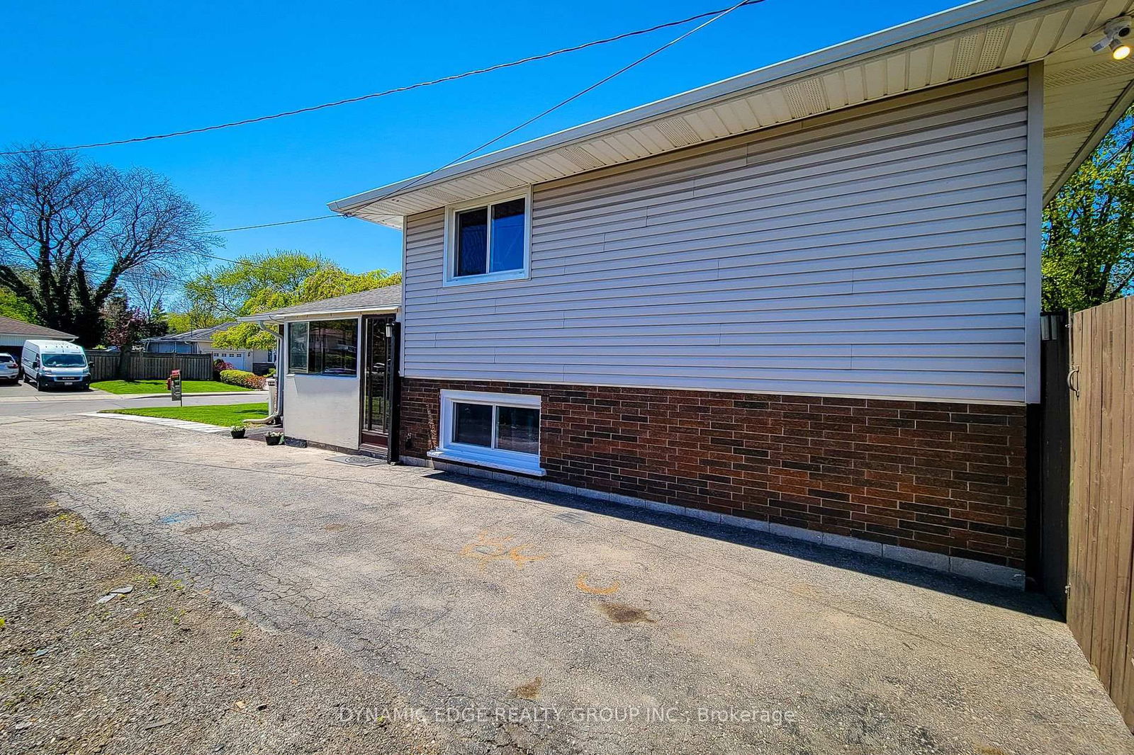 Detached House for sale at 100 Mountain Avenue, Hamilton, Ontario, L8G 3P7 - Stoney Creek - MLS: X12142763