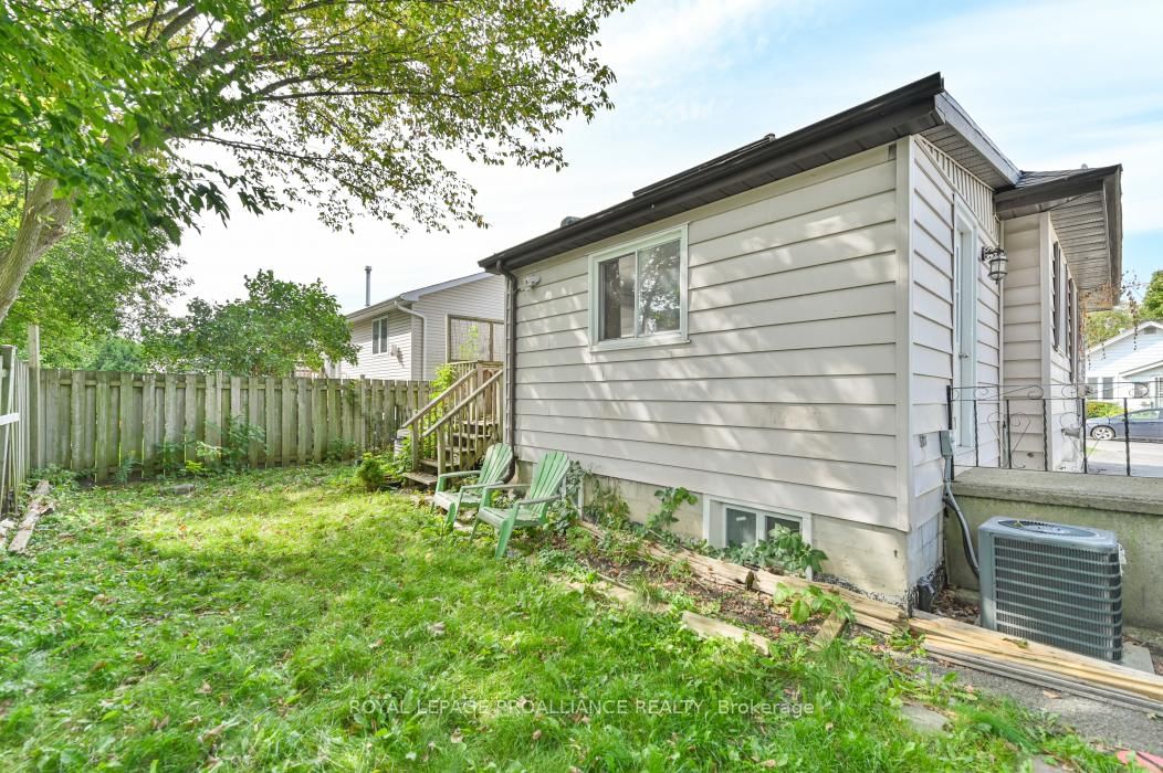 21 Burton Street, Unit B - Photo 23