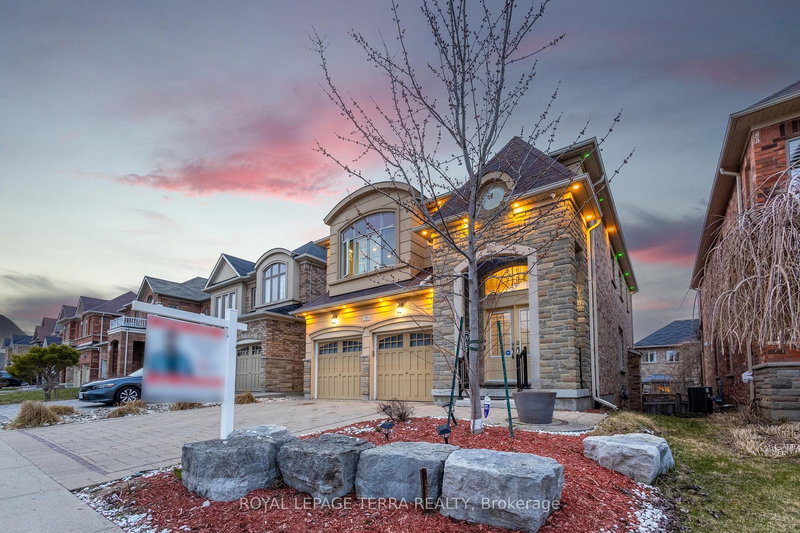 584 Pinery Tr, Waterloo, N2V 2Y3 | Image 3