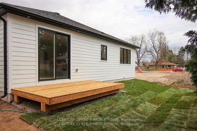 Unit 6 — 430 HEAD St, Strathroy-Caradoc - NE image-0-3
