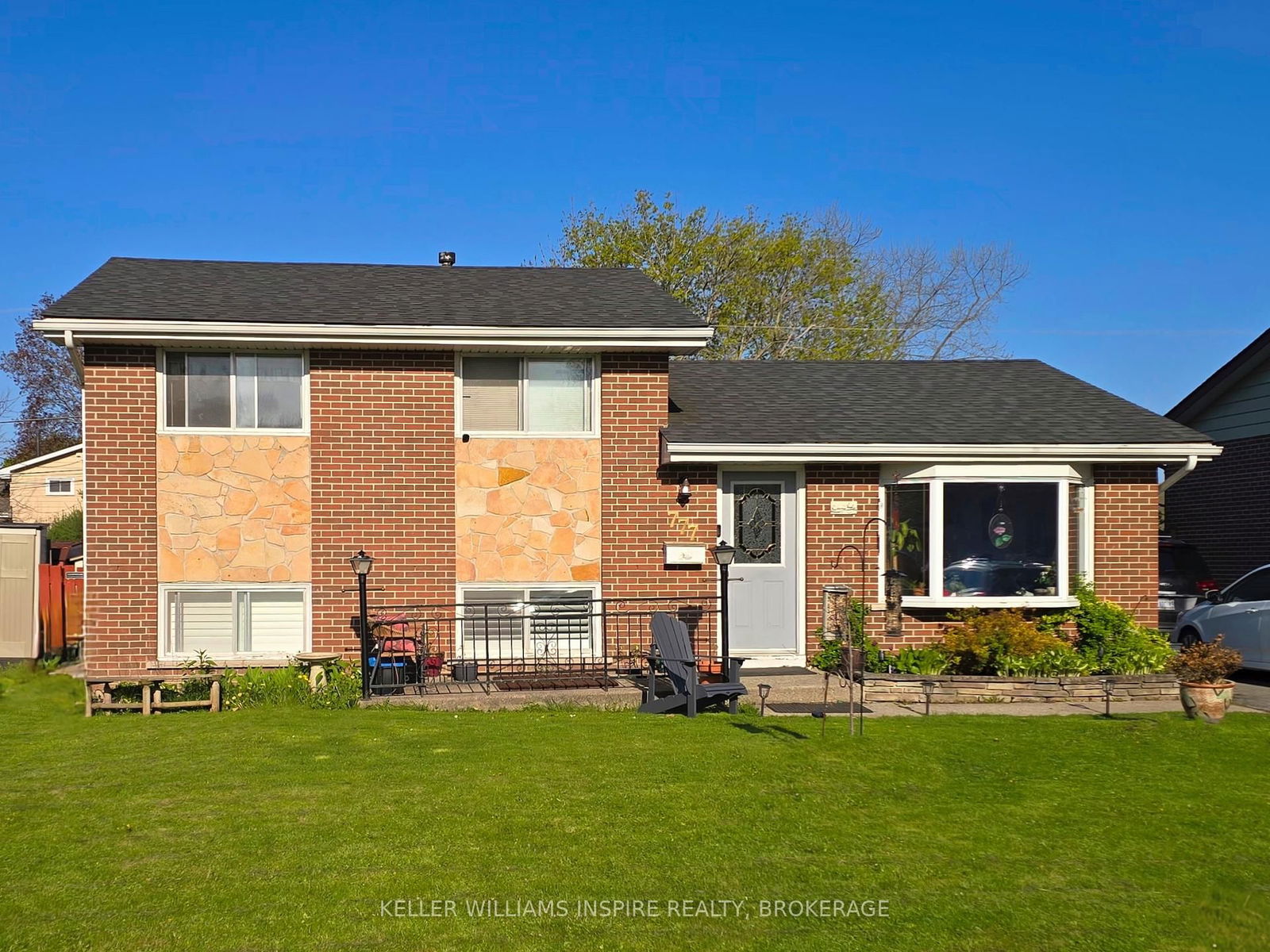 Detached House for sale at 777 Clark Crescent, Kingston, South of Taylor-Kidd Blvd, K7M 6E7 - MLS: X12143173