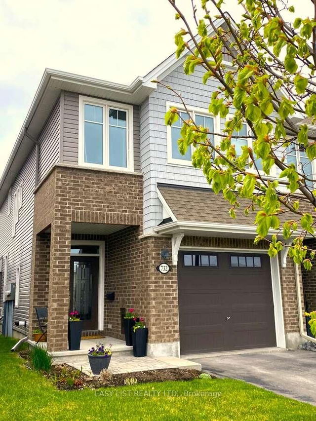 732 Cap Diamant Way