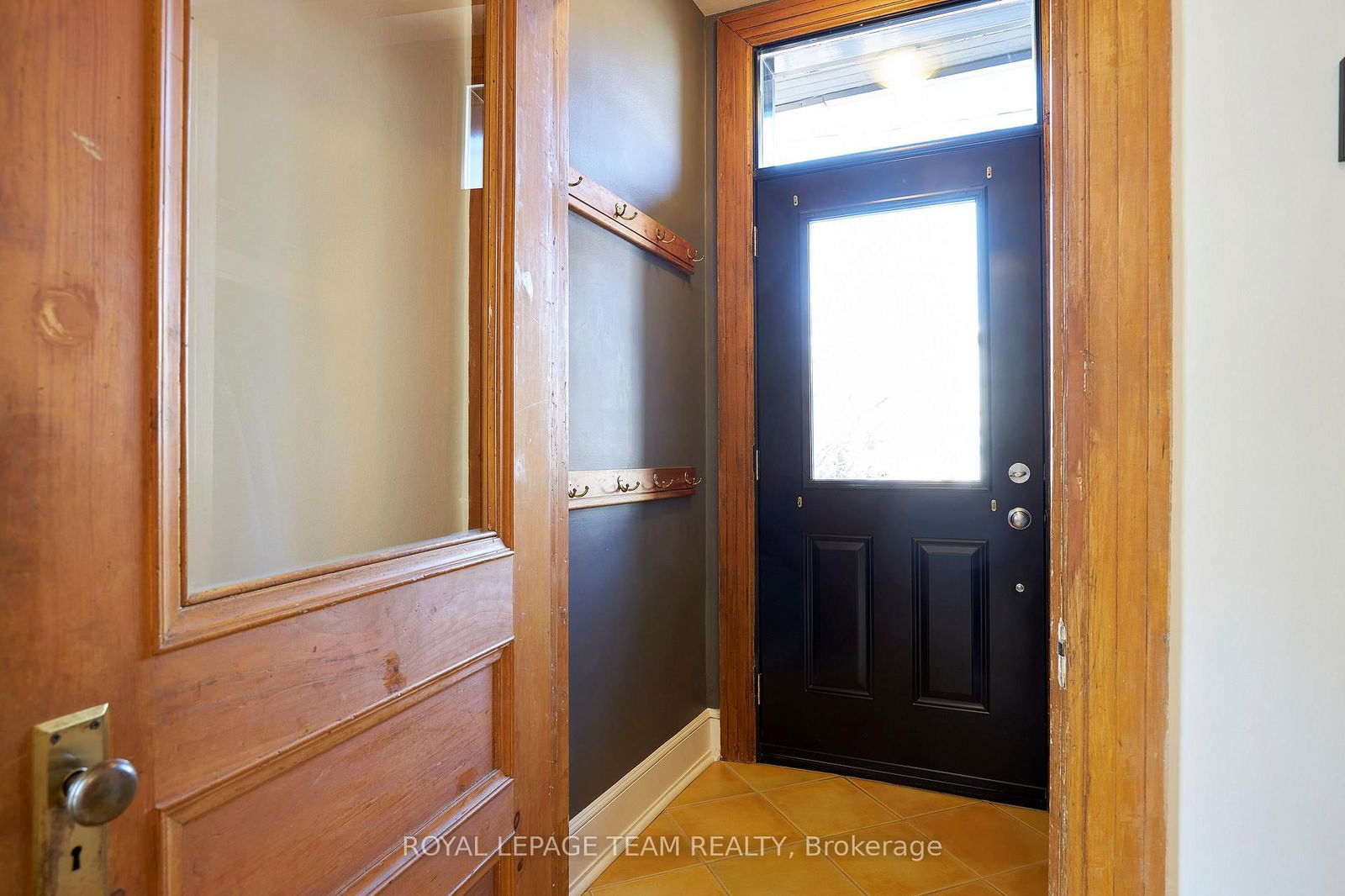 Semi-Detached House for lease at 136 Keefer Street, Ottawa, New Edinburgh, K1M 1T8 - MLS: X12143612