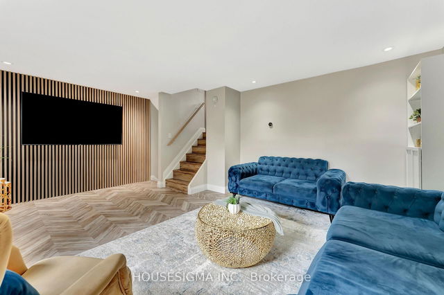 10 - 25 Thaler Avenue