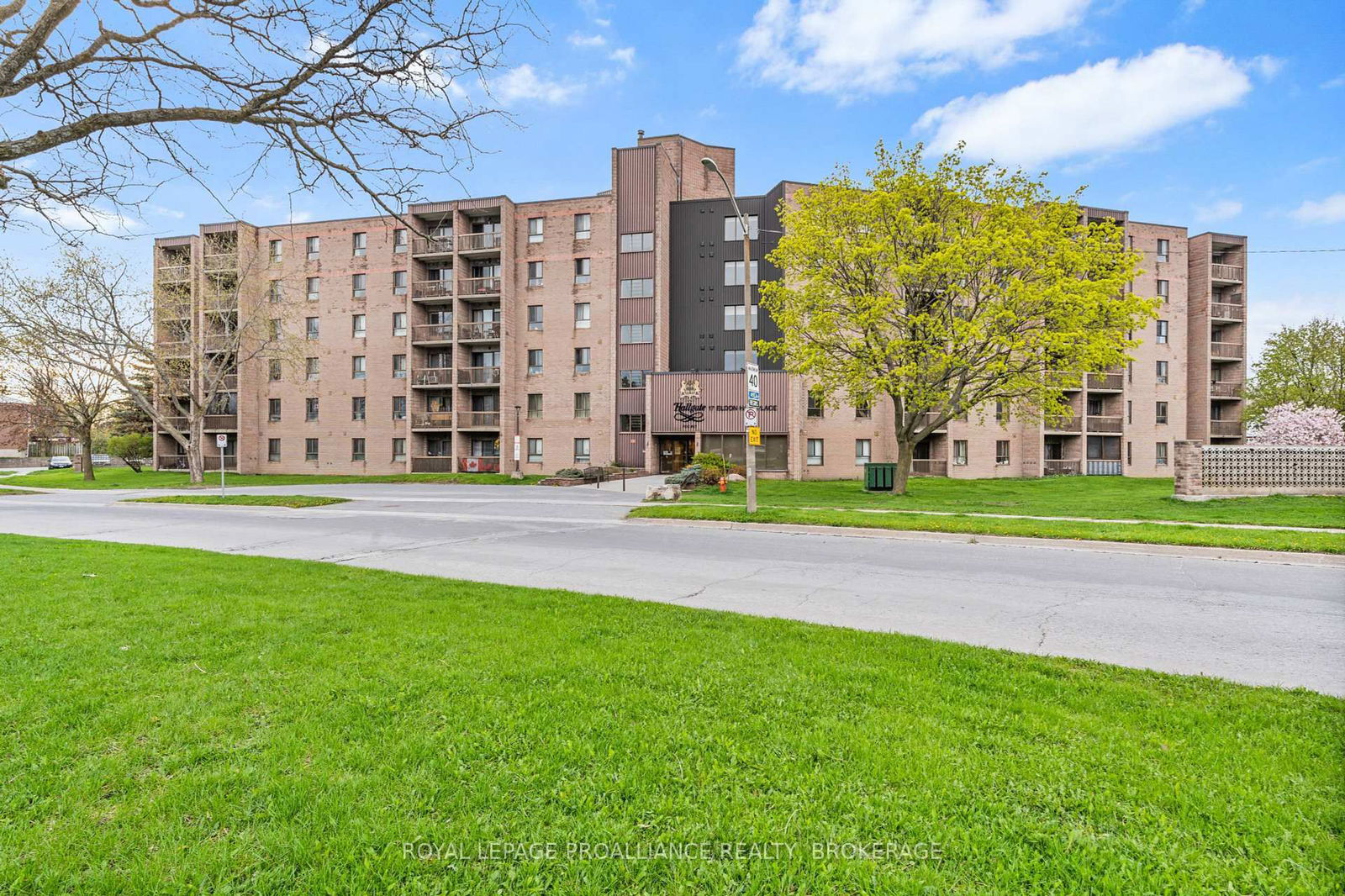 Condo for sale at 314-17 Eldon Hall Place, Kingston, Central City West, K7M 7H5 - MLS: X12143804