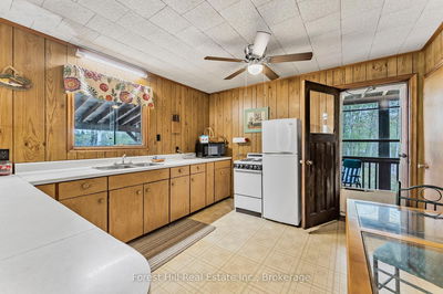 Unit #5 — 4534 Southwood Rd, Muskoka Lakes - Wood (Muskoka Lakes) image-0-4