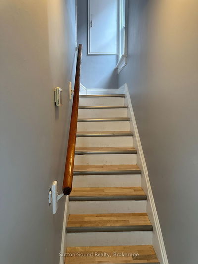 353 6th St, Owen Sound - Owen Sound image-0-4