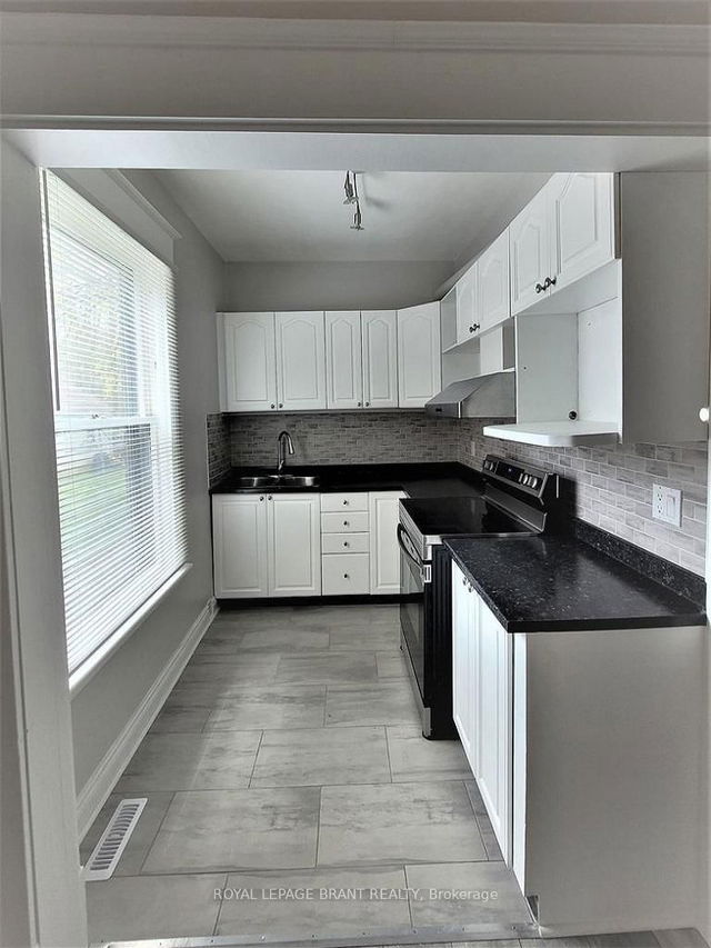 LOWER - 167 Erie Avenue